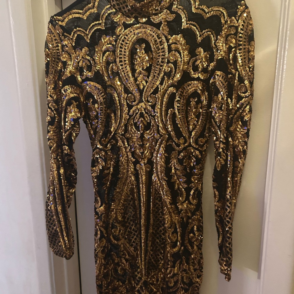 Elegant Black and Gold Sequin Dress